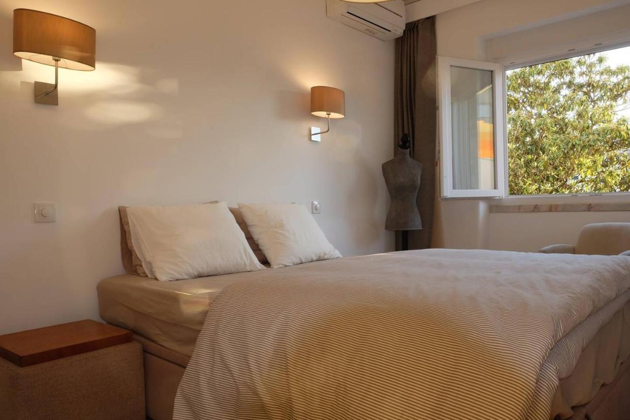 Central 2 Bedroom Apt W/Garden And Pantheon Views Lisboa Ngoại thất bức ảnh