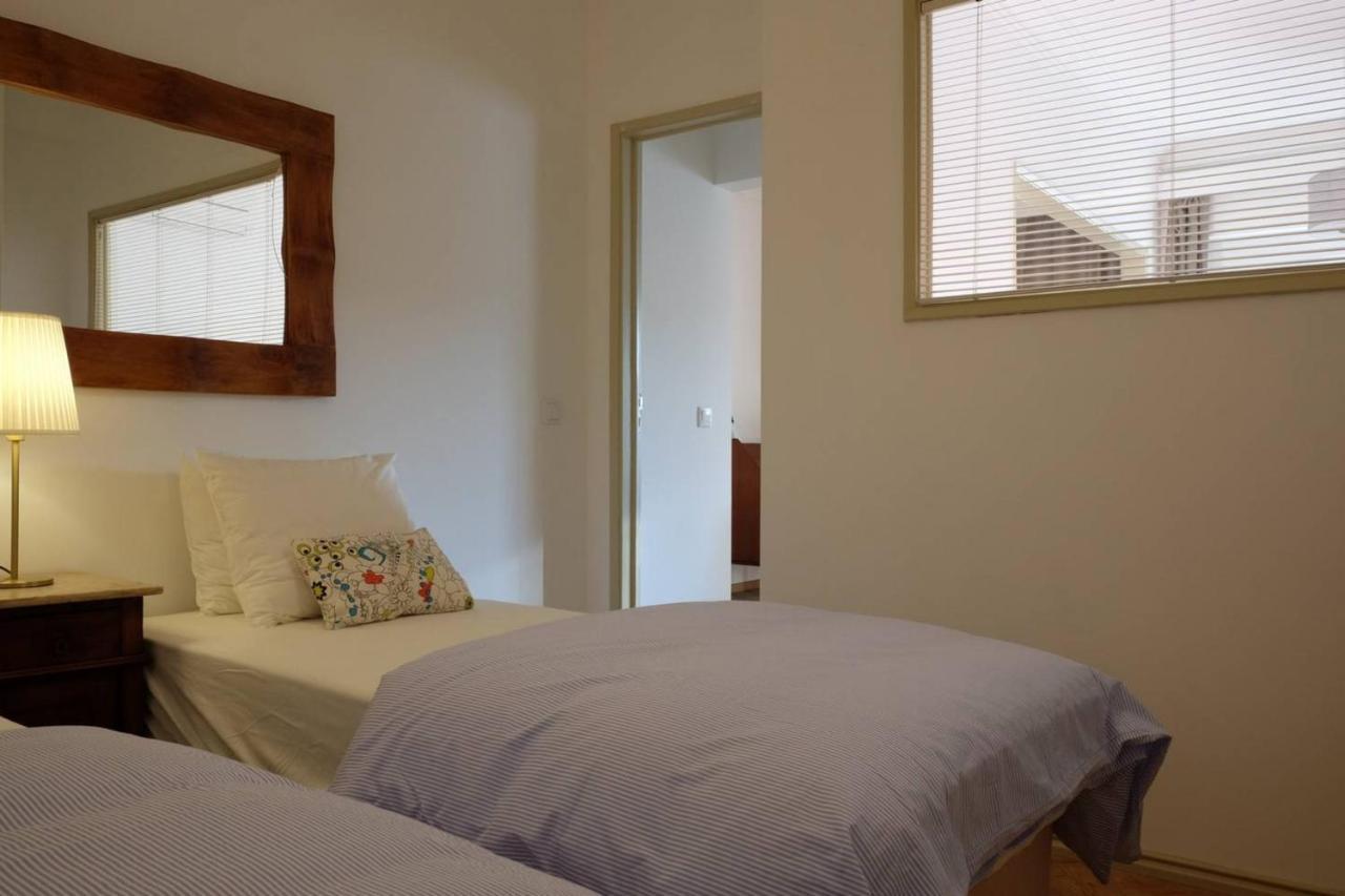 Central 2 Bedroom Apt W/Garden And Pantheon Views Lisboa Ngoại thất bức ảnh